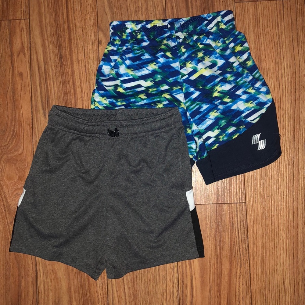 2 pairs of 3t shorts!